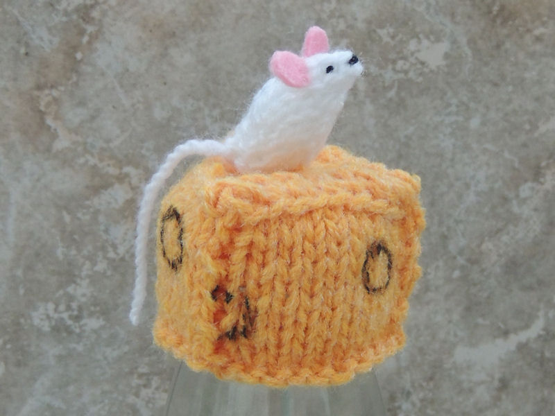 Mouse on cheese Innocent Smoothie hat pattern link