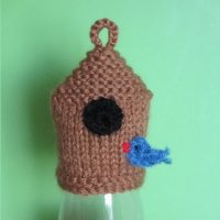 Birdhouse-Innocent-Smoothie-Hat-Pattern