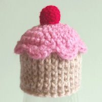 Crochet-cupcake-innocent-smoothie-hat