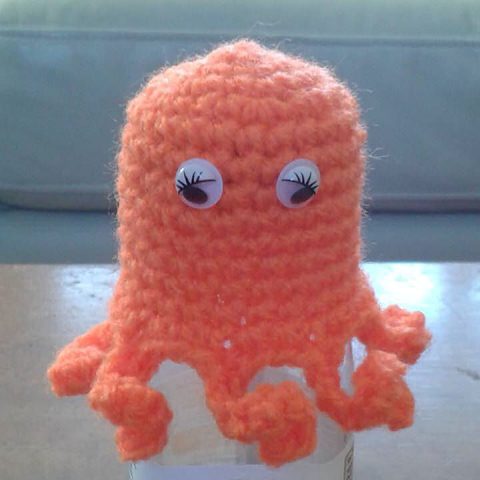 Crochet-octopus-innocent-smoothie-hat