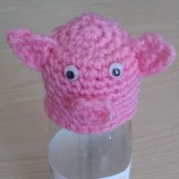 Crochet-pig-innocent-smoothie-hat
